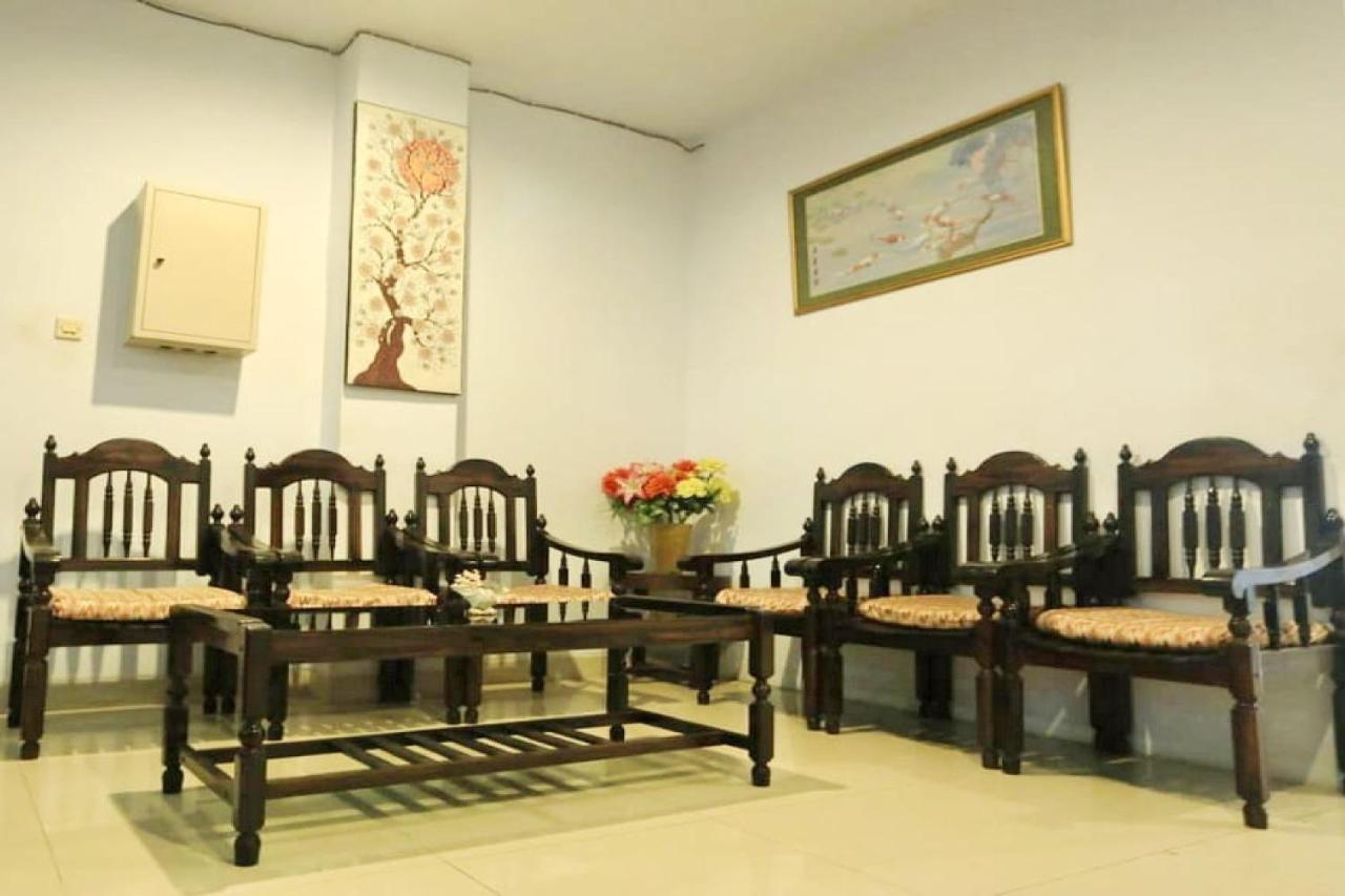 Urbanview Hotel Mulia Indah Palopo מראה חיצוני תמונה