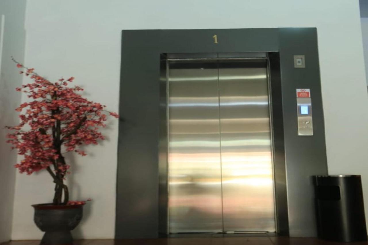 Urbanview Hotel Mulia Indah Palopo מראה חיצוני תמונה